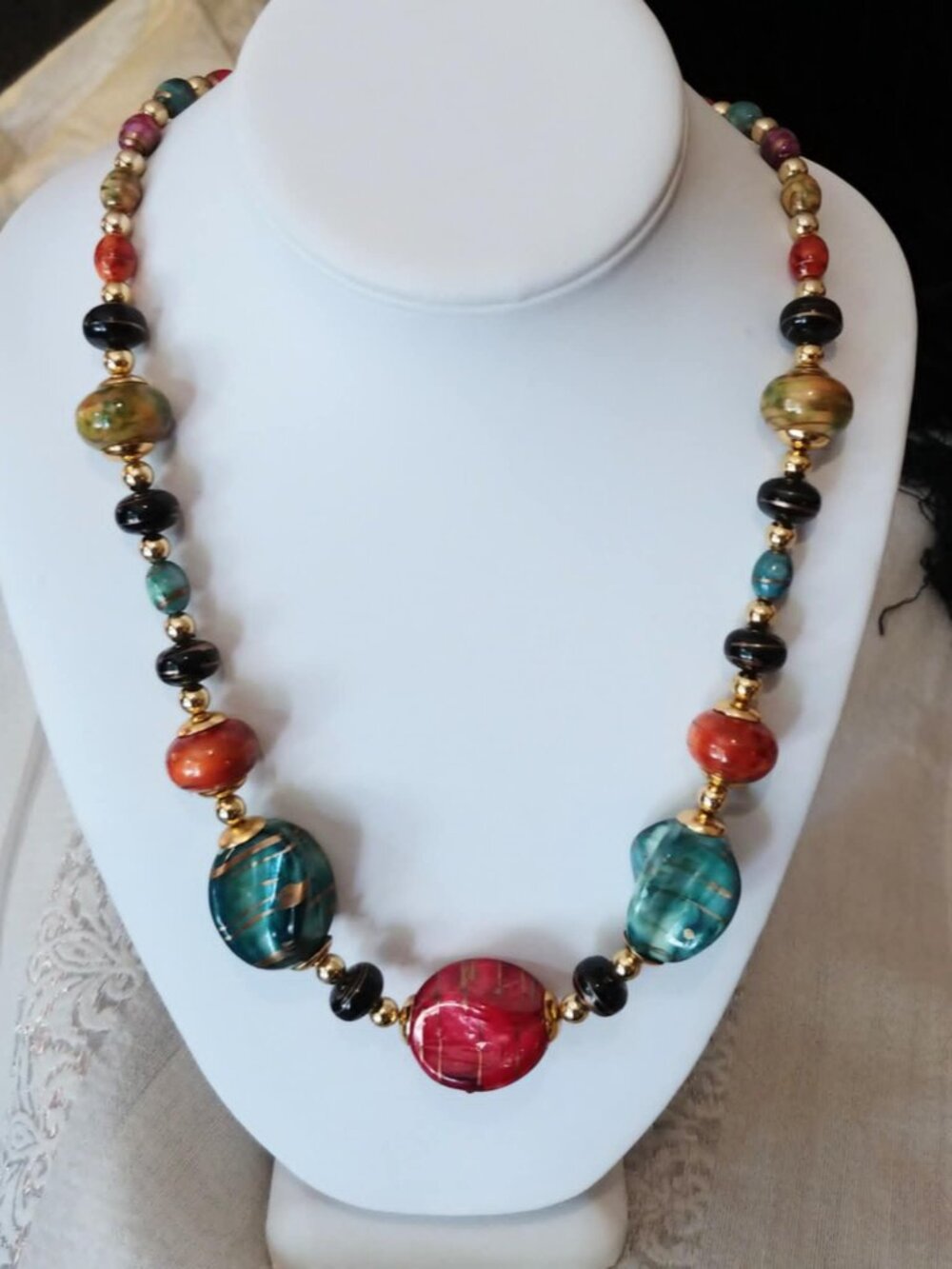 Vintage 70s Groovy Multicolor & Gold Spatter Painted Acrylic Bead Necklace